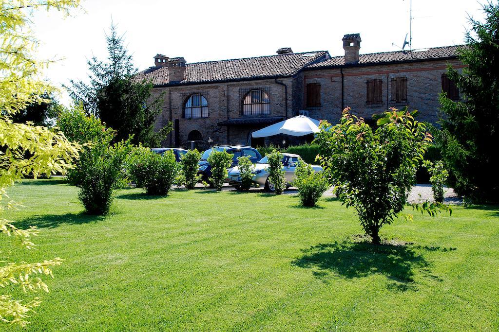 Agriturismo-R&B Corte Dei Gioghi Ferrara Exterior photo